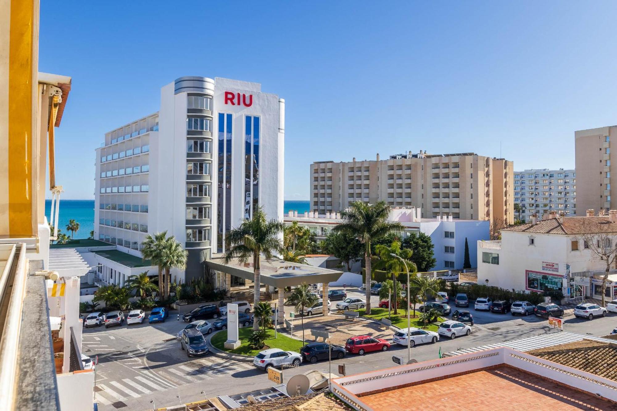 Erisa 68 By Ivi Real Estate Apartment Torremolinos Bagian luar foto
