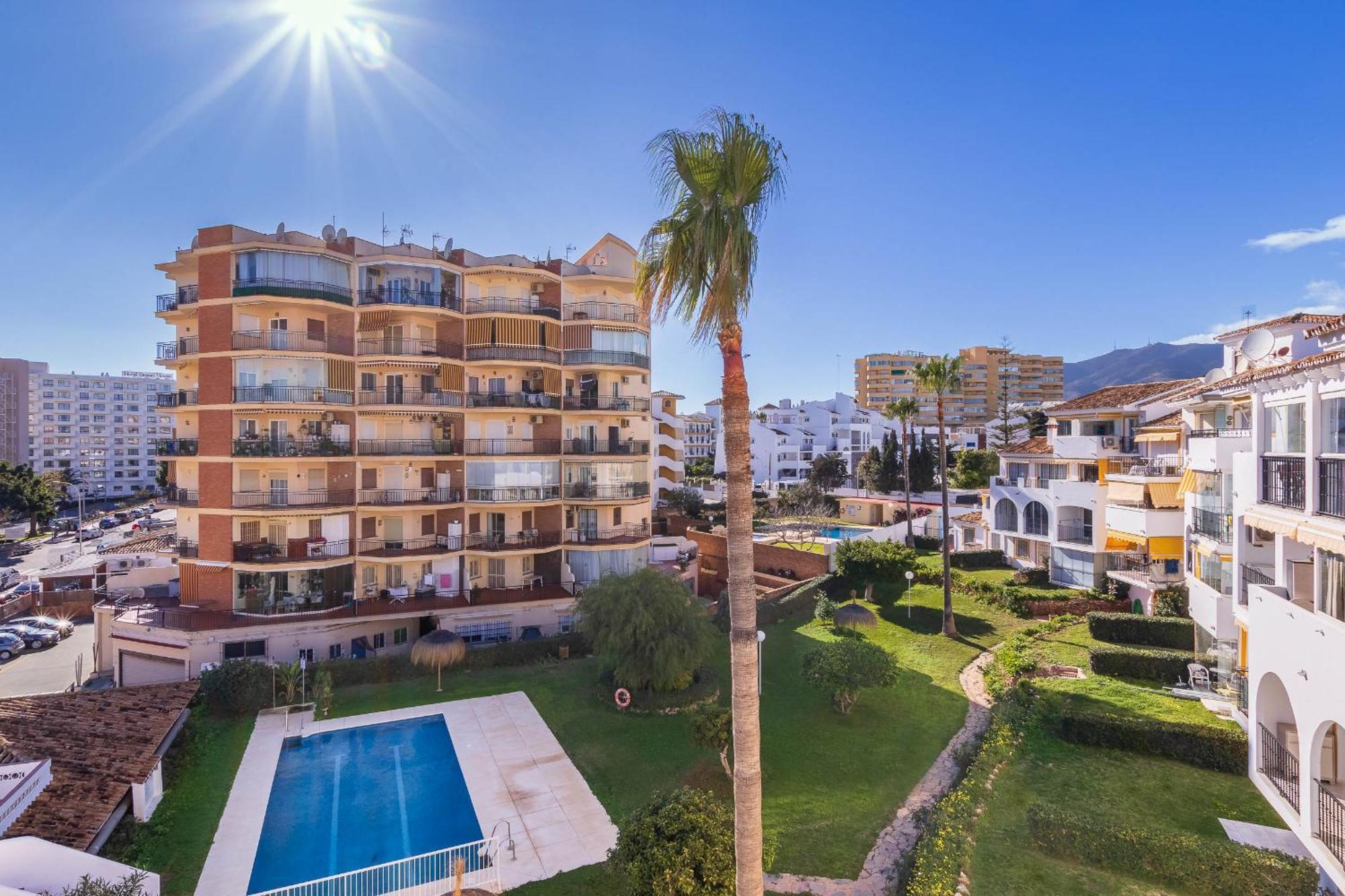 Erisa 68 By Ivi Real Estate Apartment Torremolinos Bagian luar foto